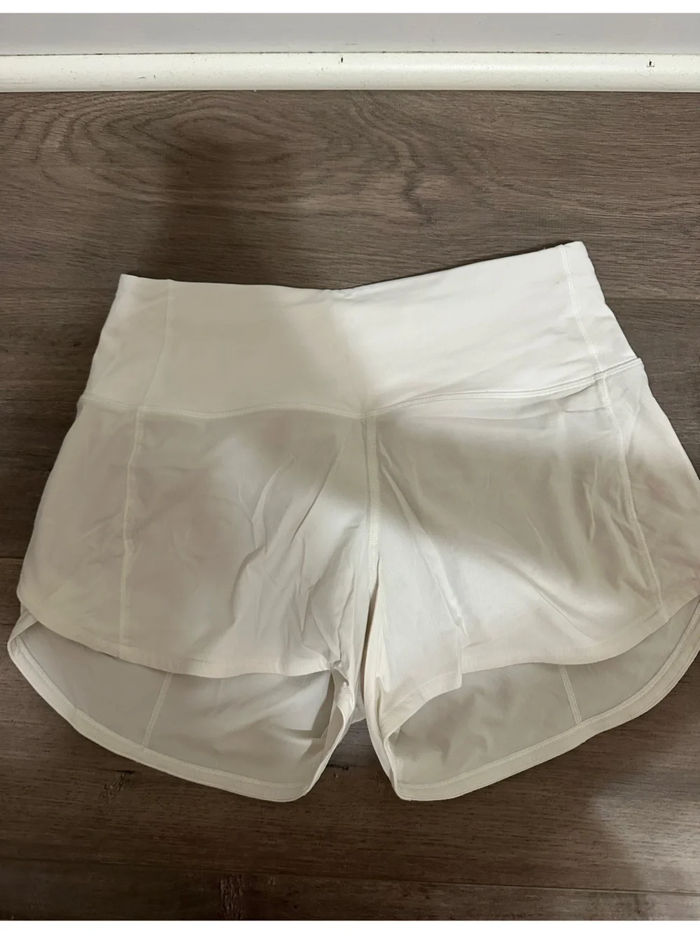lululemon White Hotty Hot Athletic Shorts, Size 4
